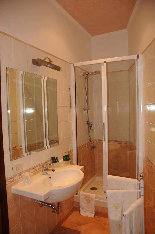 Colonna Room Rental Фраскати Номер фото